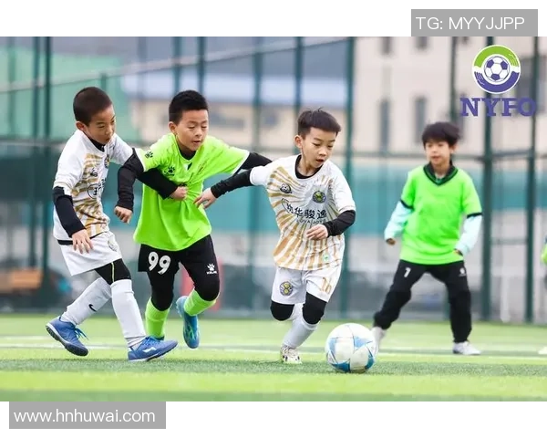 足球明星的女儿闪耀绿茵场背后她的成长故事与梦想追逐